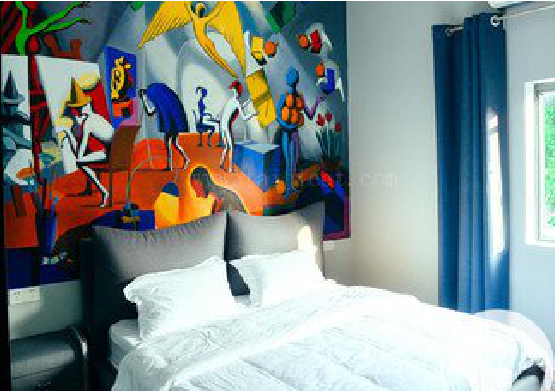 玉屏对于酒店的墙体彩绘而言更注重哪些方面？